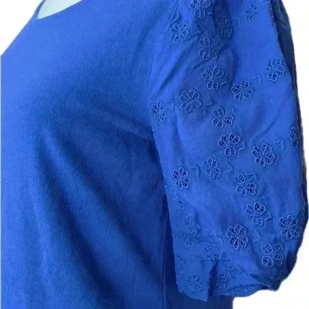 Active Seller! Talbots Royal Blue Eyelet Sleeve Ballet Neck Tee. XS - Picture 5 of 5